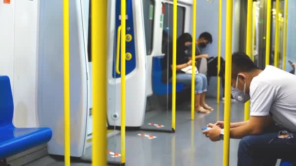 Bangkok Thailand Apr 2020 Thai People Passengers Sit Airport Rail — Stockvideo