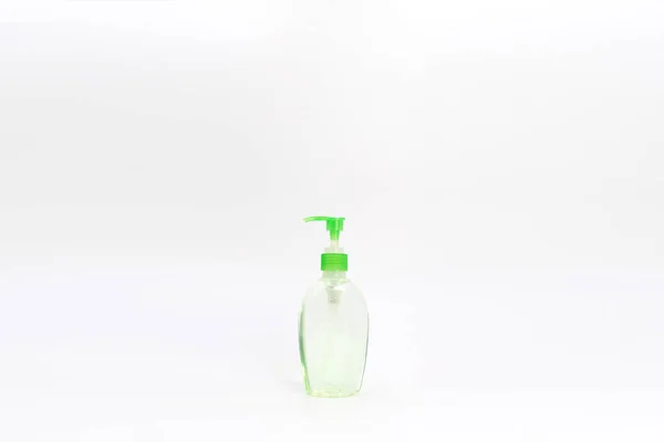 Frasco Gel Álcool Verde Isolado Bomba Sobre Fundo Branco — Fotografia de Stock