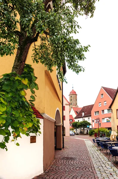 Una calle en la histórica ciudad de Ellwangen, Alemania —  Fotos de Stock