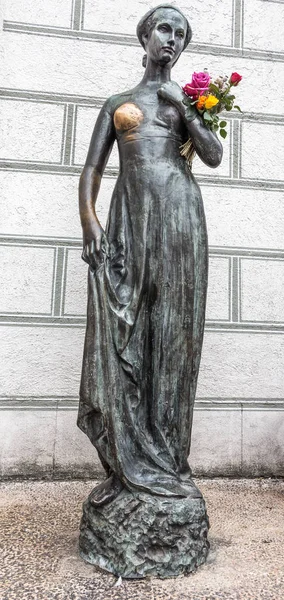 Die julia-statue am alten rathaus in münchen — Stockfoto