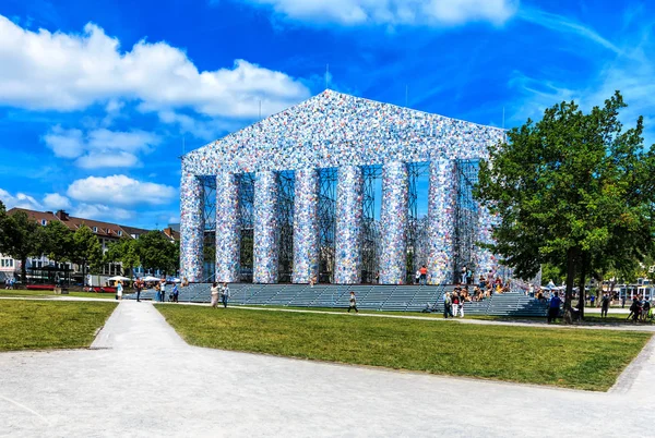 Parthenon af bøgerne-Kunsttemplet på Friedrichsplatz i Kassel, Tyskland - Stock-foto