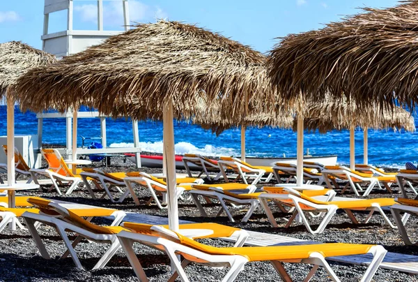 Picturesque Santorini Kamari beach, Greek Island — Stock Photo, Image