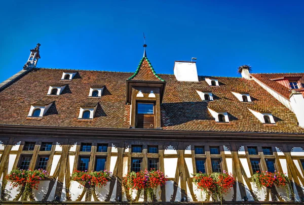 Histórico granero de estilo renacentista Hall aux Bls en Obernai, cerca de Estrasburgo, Francia —  Fotos de Stock