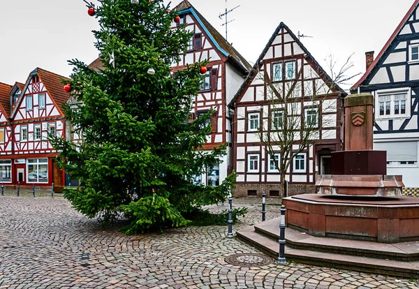 Πλατεία Της Αγοράς Χριστουγεννιάτικο Δέντρο Ένα Μικρό Γερμανικό Χωριό Εξοχικές — Φωτογραφία Αρχείου