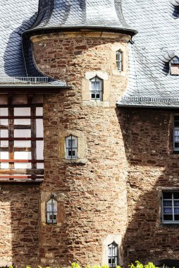 Steinau an der Strasse, Almanya Grimm Kardeşler 'in doğum yeri - Etkileyici derecede iyi korunmuş Rönesans kompleksi ortaçağ kalesi, Rönesans sarayı ve kale arasında bir karışımdır..