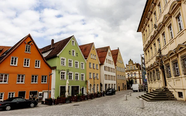 Uma Linha Casas Coloridas Ellwangen Baden Wuerttemberg Alemanha — Fotografia de Stock