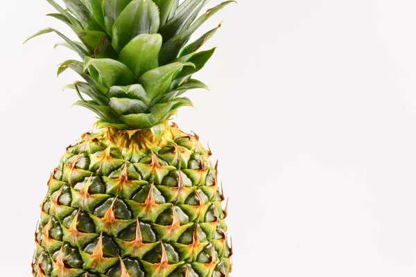 Ananas geïsoleerd op wit. — Stockfoto