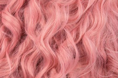 Pembe dalgalı saç deseni. Üstte görüntü.