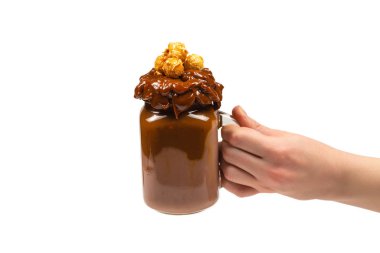 Krem şantili çikolatalı milkshake, kurabiye, waffle, servis