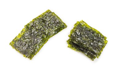 Norveç yosunları beyazlar üzerinde yalıtılmış. 