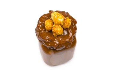 Krem şantili çikolatalı milkshake, kurabiye, waffle, servis