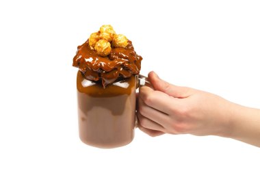 Krem şantili çikolatalı milkshake, kurabiye, waffle, servis