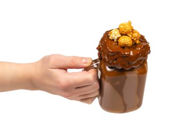 Krem şantili çikolatalı milkshake, kurabiye, waffle, servis