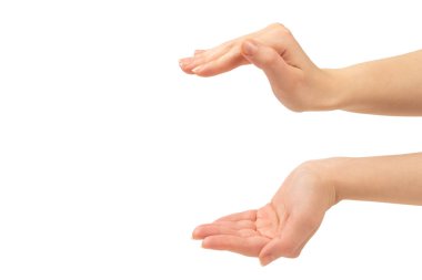 Beyazlar içinde soyutlanmış bir kadın eli