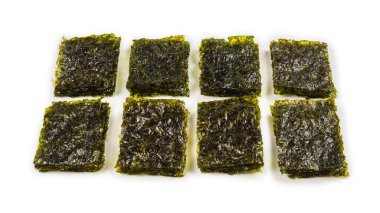 Norveç yosunları beyazlar üzerinde yalıtılmış. 