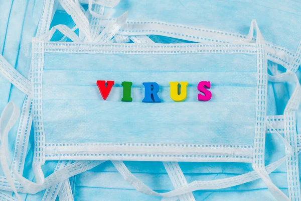 Virus Parola Colorata Maschere Protettive Vista Dall Alto — Foto Stock