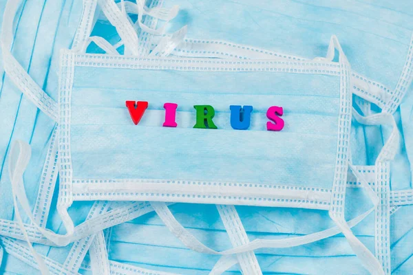 Virus Parola Colorata Maschere Protettive Vista Dall Alto — Foto Stock