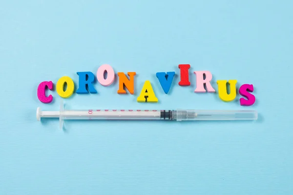 Word Coronavirus Escrito Sobre Fondo Azul Vista Superior Copiar Espacio — Foto de Stock