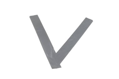 Beyaz arka planda izole edilmiş gümüş koli bandı parçaları. Üst görünüm.