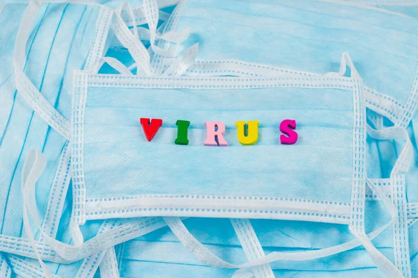 Virus Parola Colorata Maschere Protettive Vista Dall Alto — Foto Stock