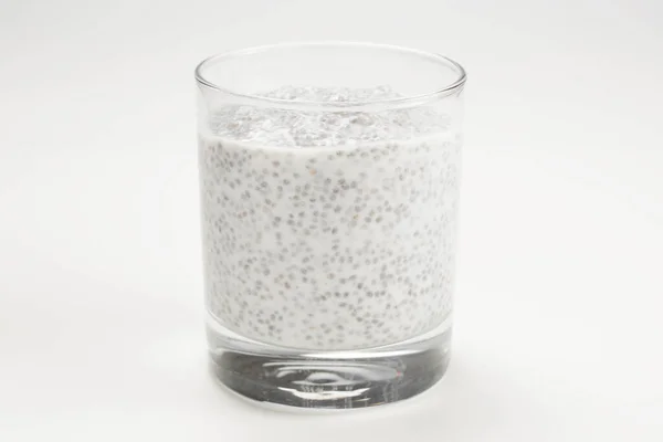 Chia Pudding Glas Auf Weißem Hintergrund Raum Für Text Oder — Stockfoto