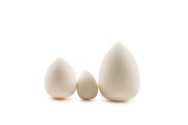 Küçük, orta ve büyük beyaz güzellik karıştırıcı beyaz üzerinde izole.