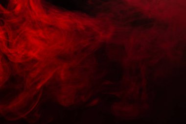 Siyah arka planda kırmızı buhar. Boşluğu kopyala.