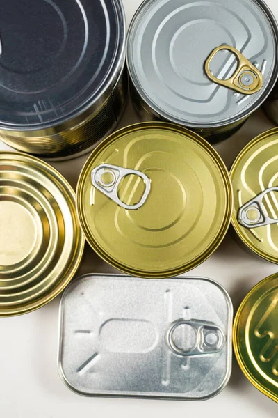 Mezcla Latas Aisladas Sobre Fondo Blanco Copiar Espacio — Foto de Stock