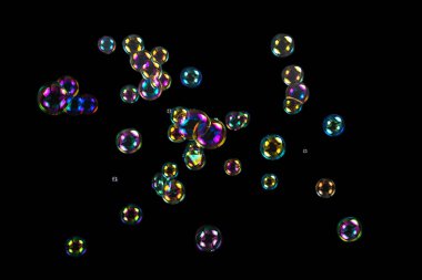 Sabun köpükleri siyah arka planda izole edilmiş. Boşluğu kopyala. 