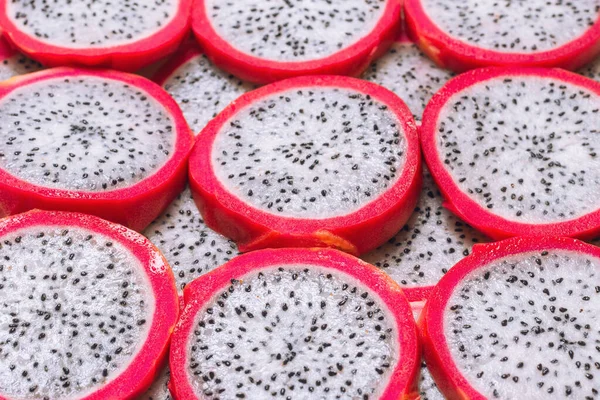 Süße Leckere Drachenfrucht Oder Pitaya Scheiben Als Hintergrund — Stockfoto