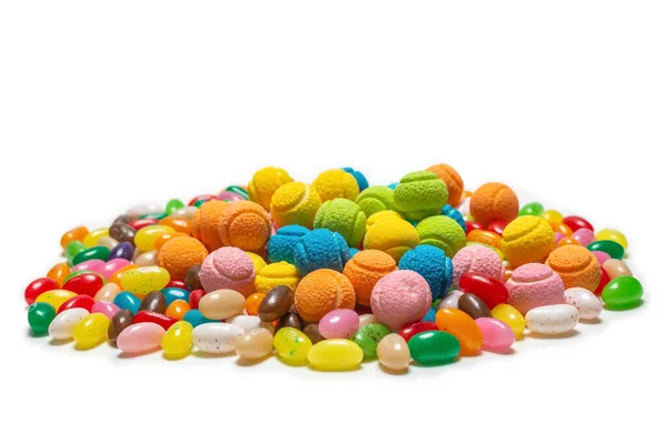 对糖果进行了分类 果冻糖分在白色上 复制空间 — 图库照片