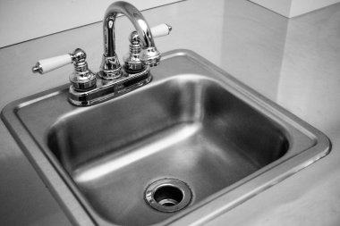 Ev sahibi için lavabo kombinasyonu