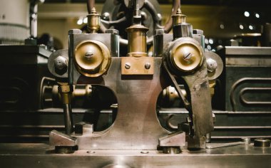 Bazı denetimler üretim hattında bakıyorlar gibi görünüyorsun