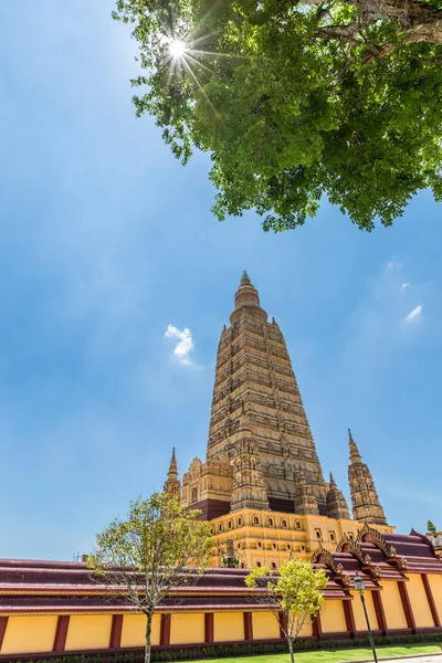 Ват Маха Вачирролколь Ват Банг Тонг Является Известным Храмом Провинции — стоковое фото