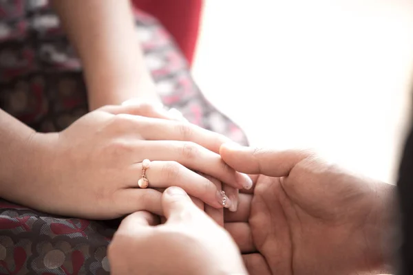 Momento Anel Casamento Lindo Casal — Fotografia de Stock