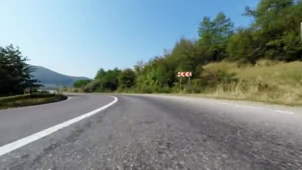 Câmera frontal para baixo no carro — Vídeo de Stock