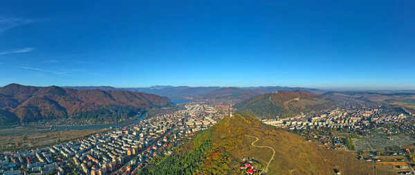 Město panorama v krásném podzimním dni — Stock fotografie