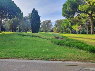 Montjuic Hill 'deki Brossa bahçeleri, Barcelona' nın önemli simgeleri.