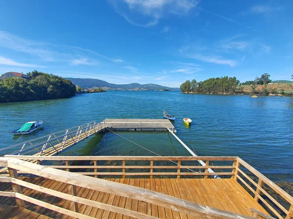 Drewniany Dok Dla Łodzi Rybackich Sportowych Ria Vigo Estuary Coast — Zdjęcie stockowe