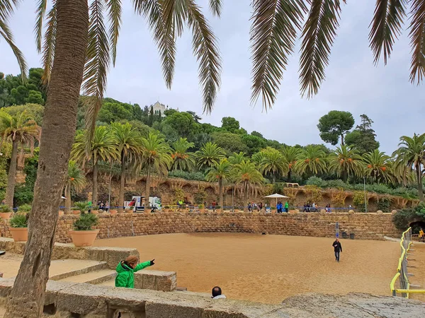 Barcelona España Noviembre 2019 Los Turistas Que Visitan Parque Güell — Foto de Stock