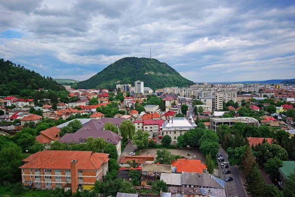 Letecký Pohled Zelené Město Piatra Neamt Rumunsku Letní Krajina — Stock fotografie