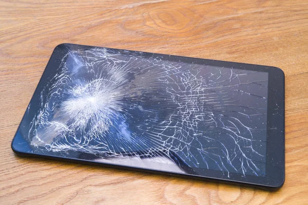 Tablet Cracked Display Desk — Stock Photo, Image