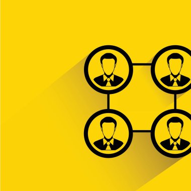 insan kaynakları yönetimi kavramı üzerinde sarı arka plan, düz ve gölge tasarım