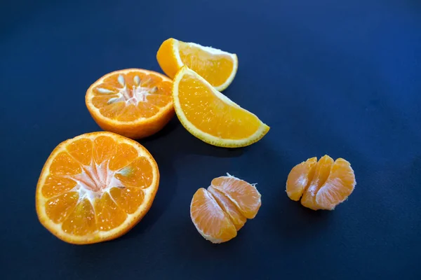 Colored Citrus Fruits Dark Blue Background Slices Citrus Peel Citrus — Stock Photo, Image