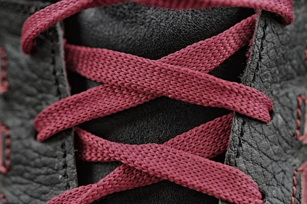 Красные Шнурки Красная Обувь — стоковое фото