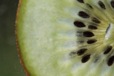 Makro kivi kesimleri tarafından kesmek