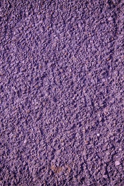 Фиолетовый гранит фон крупным планом, каменная текстура, трещина поверхности — стоковое фото