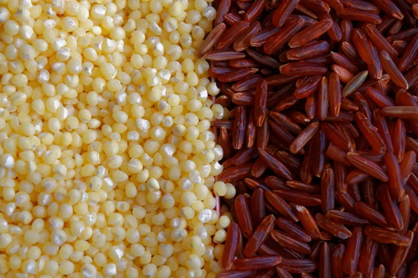 Jasmine Brown arroz integral El concepto de una nutrición adecuada y un estilo de vida saludable. Vista superior, primer plano como fondo o textura — Foto de Stock
