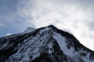 Granit Dağları kar ve kış orman Mont Blanc Alpes, İtalya ile kaplı