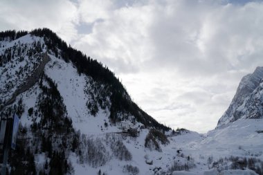 Granit Dağları kar ve kış orman Mont Blanc Alpes, İtalya ile kaplı
